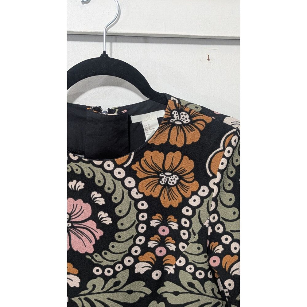 H&M Floral Retro Pattern Pleated Back Top sz. 2 - Picture 4 of 7